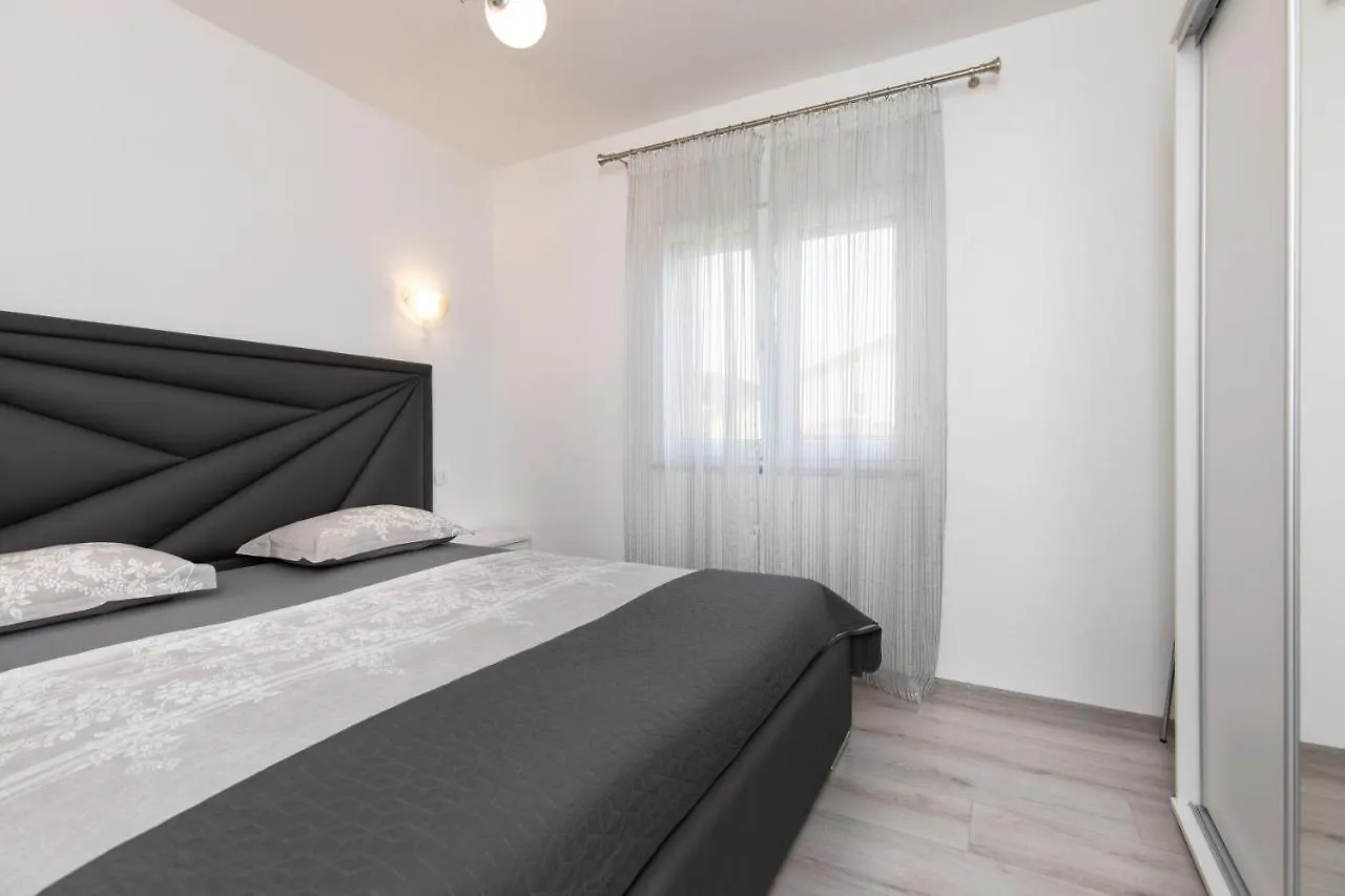 Villa Nina Baska דירה באסקה